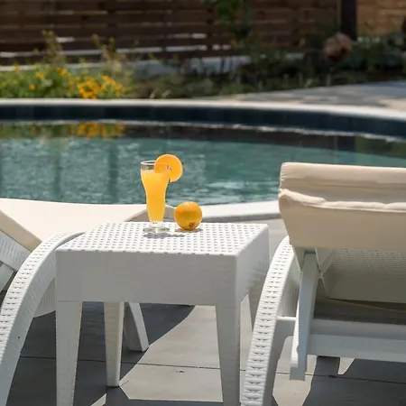 Matina - 350m From The Beach, By Zantewize